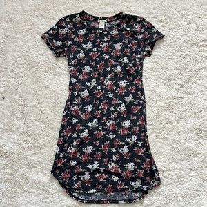 Floral Short Sleeve Dress (MAKE AN OFFER)